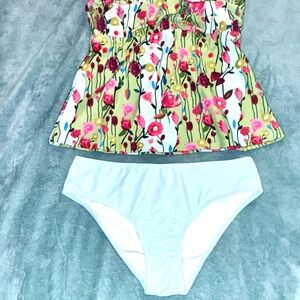 Floral Tankini Top with Mint Bottoms Size Medium Never Worn